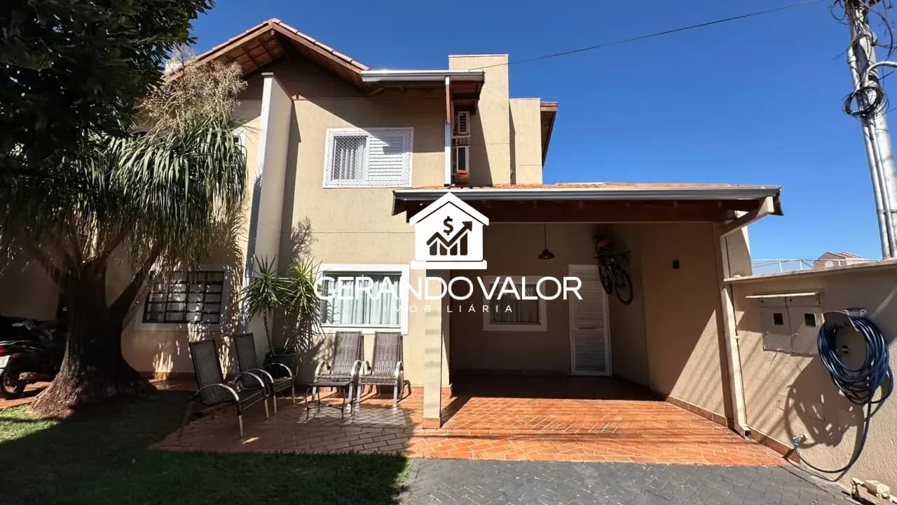 Sobrado com 4 Quartos no Coopharádio — Coopharádio, Campo Grande MS