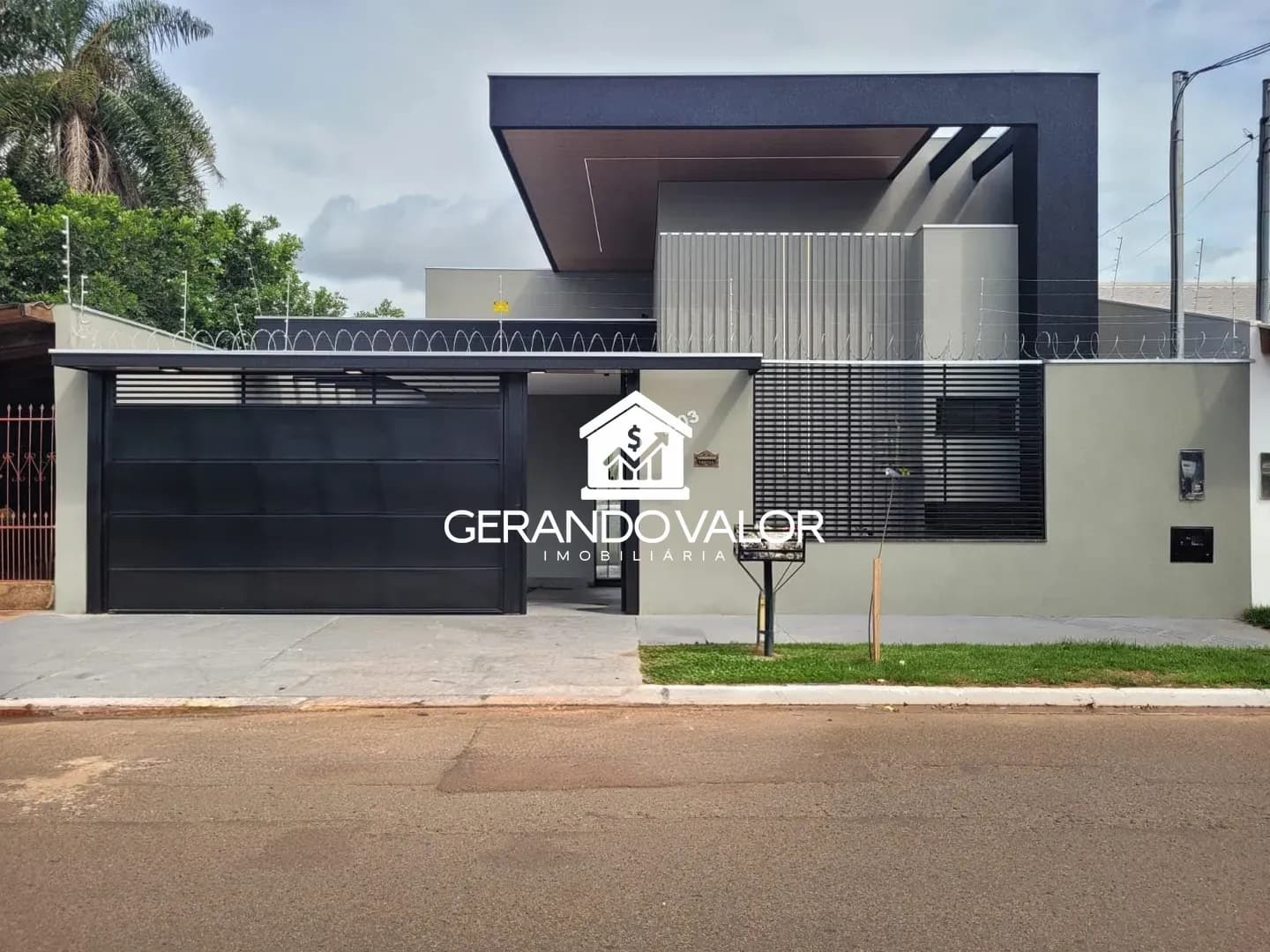 Casa em Terreno Único com Suíte, Piscina e Gourmet nos Pioneiros — Pioneiros, Campo Grande MS