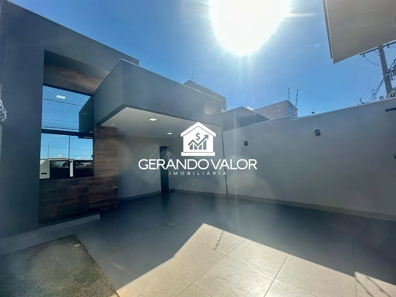 Casa com Suíte e Área Gourmet no Jardim Jockey Club — foto 1 de 1