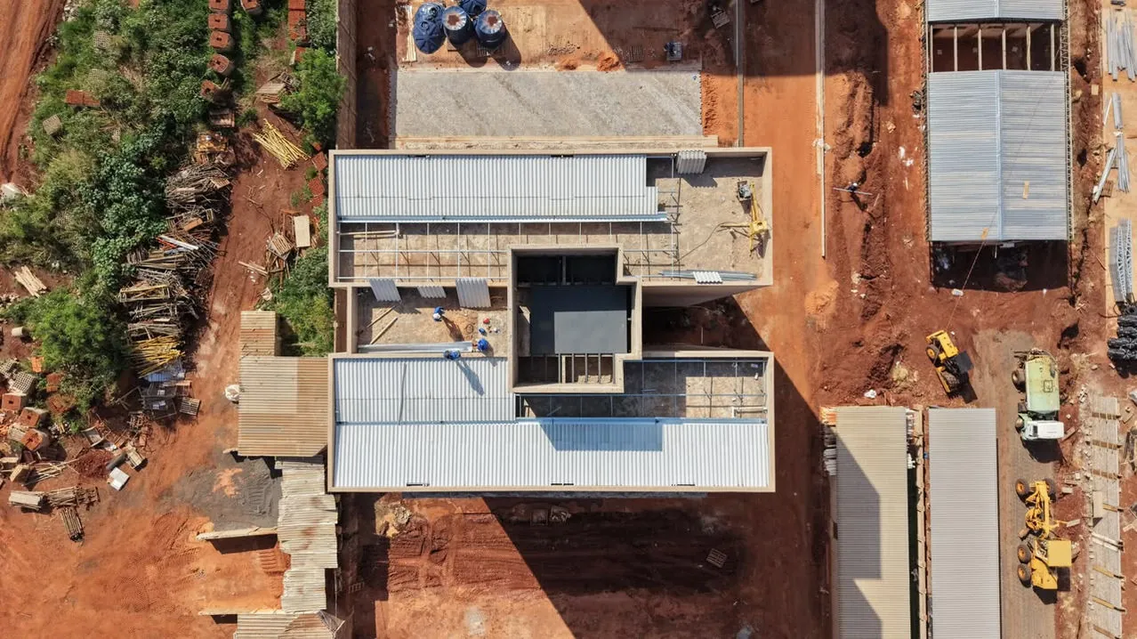 Obra em andamento vista de cima